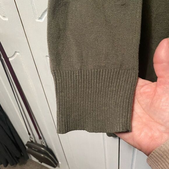 89th & Madison Lightweight Open-Front Longline Sweater. Olive Green. Size L - Picture 4 of 7